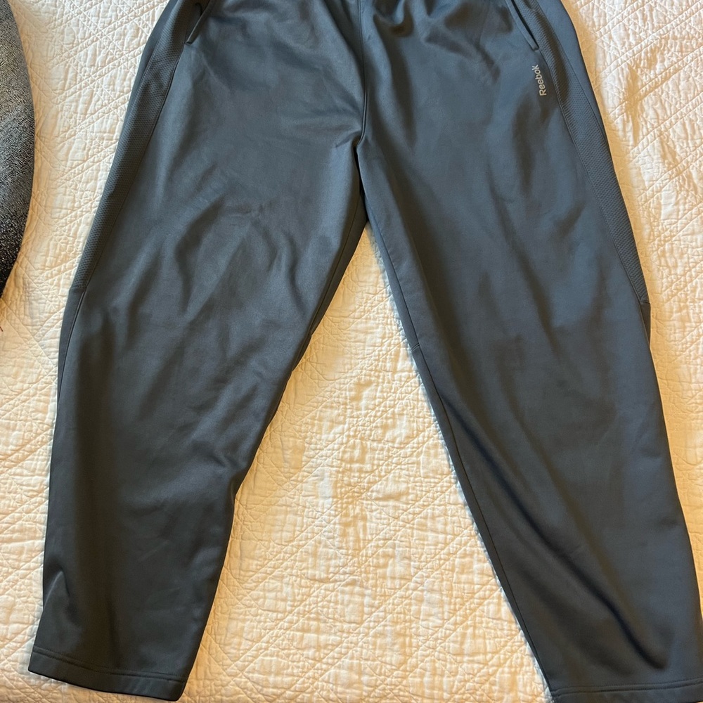 PMP106 – Reebok, Men’s 2XL TALL, gray sweat pants